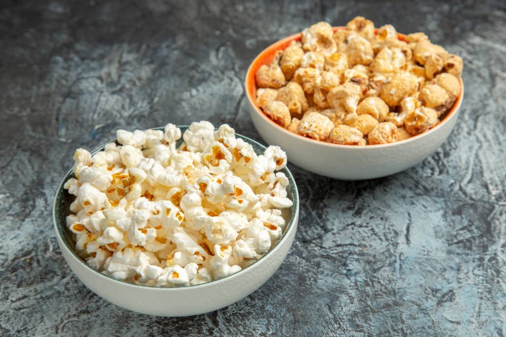 Temperos para incrementar a pipoca: 6 receitas fáceis para sair do básico