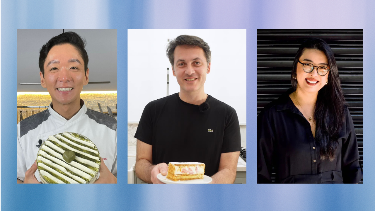 Três chefs sorridentes, um asiático com um bolo verde e branco, um homem branco com um pedaço de bolo, e uma mulher asiática de óculos
