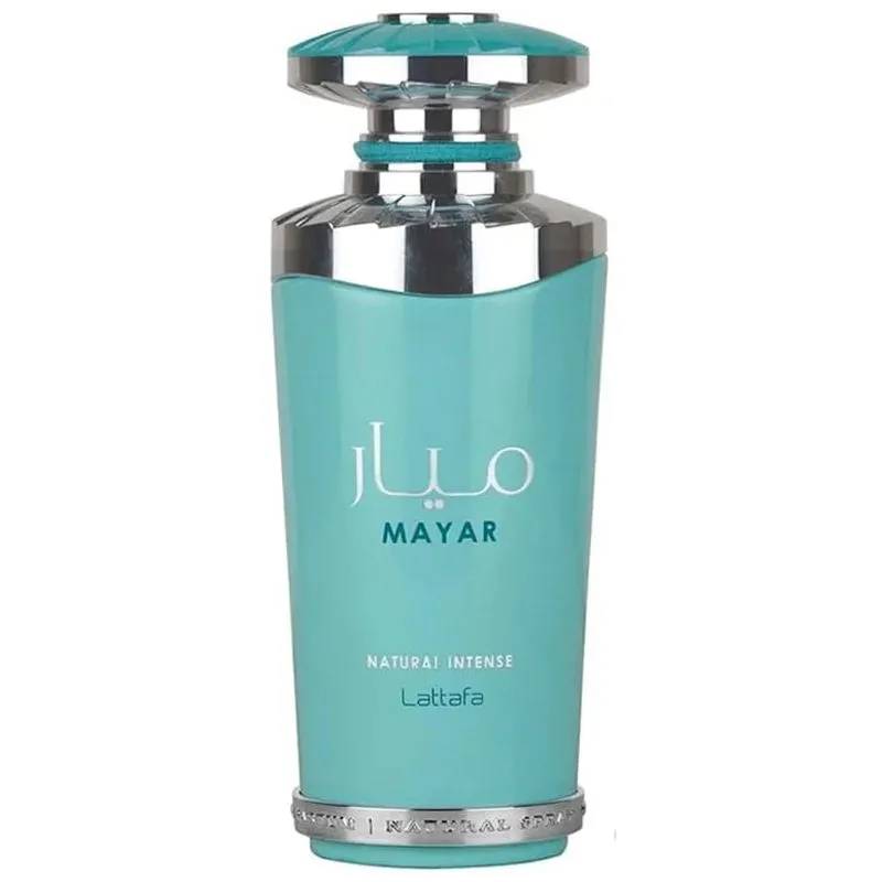 Frasco de perfume Mayar da Lattafa, turquesa com tampa e detalhes prateados. O nome Mayar est&aacute; escrito em &aacute;rabe e em letras mai&uacute;sculas brancas. Abaixo, NATURAL INTENSE e Lattafa em branco.