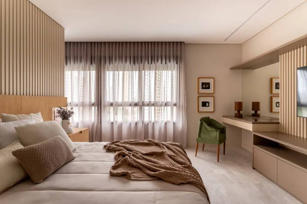 Quarto de casal com d&eacute;cor neutro e simples: ideias e inspira&ccedil;&otilde;es elegantes