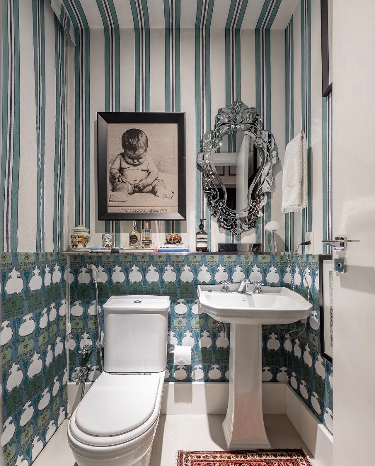 D&eacute;cor brit&acirc;nica: o que &eacute;, como usar e inspira&ccedil;&otilde;es para uma casa charmosa digna do countryside
