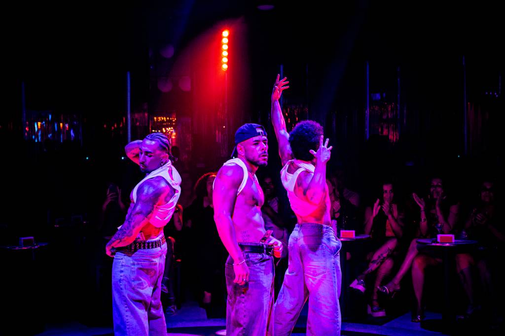 “Magic Mike” em São Paulo: Love Cabaret tem noite com strip masculino, fetiches e muita safadeza